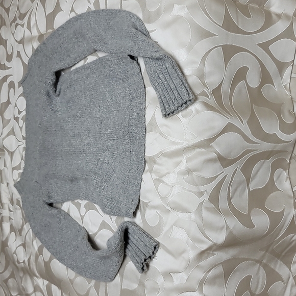 2 sweaters.  Pierre Cardin & Arizona - Picture 3 of 5